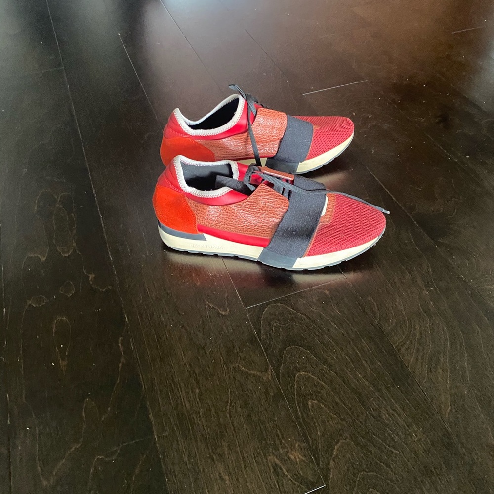 Balenciaga race runners